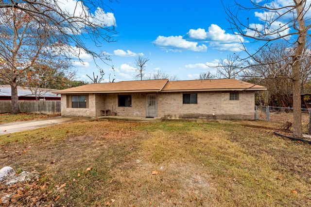 311 Leslie DR, Kerrville, TX 78028
