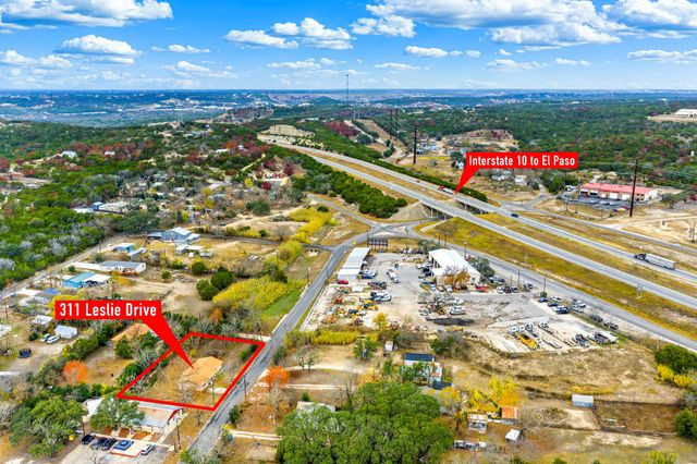 311 Leslie DR, Kerrville, TX 78028