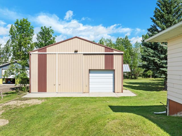 5311 4th Street SW, Minot, ND 58701