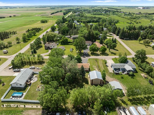 5311 4th Street SW, Minot, ND 58701