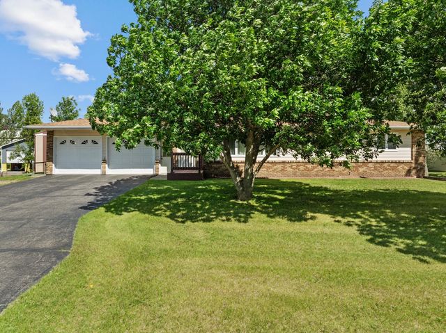 5311 4th Street SW, Minot, ND 58701