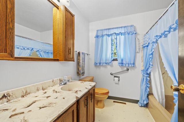 5311 4th Street SW, Minot, ND 58701