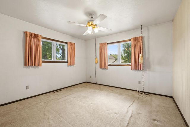 5311 4th Street SW, Minot, ND 58701