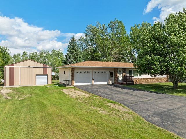 5311 4th Street SW, Minot, ND 58701
