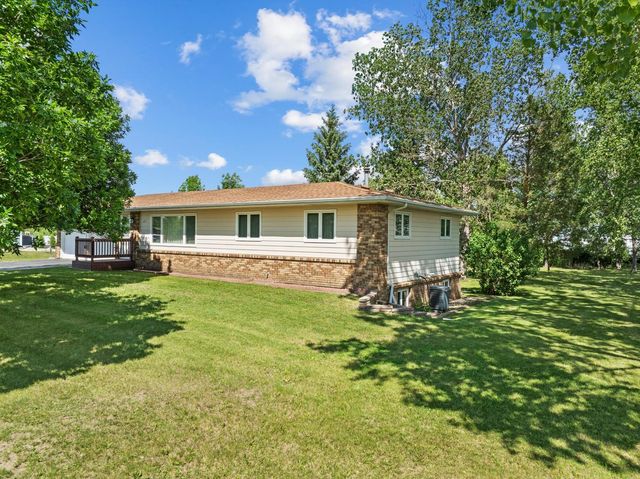 5311 4th Street SW, Minot, ND 58701
