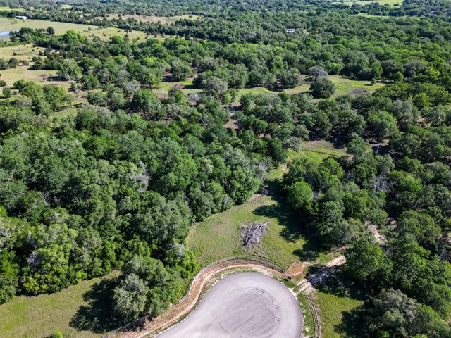 107 Woodland Creek Lane, La Grange, TX 78945