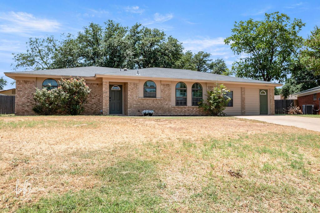 Image 1 of property listing at 3609 Old Post Court, San Angelo, TX 76904