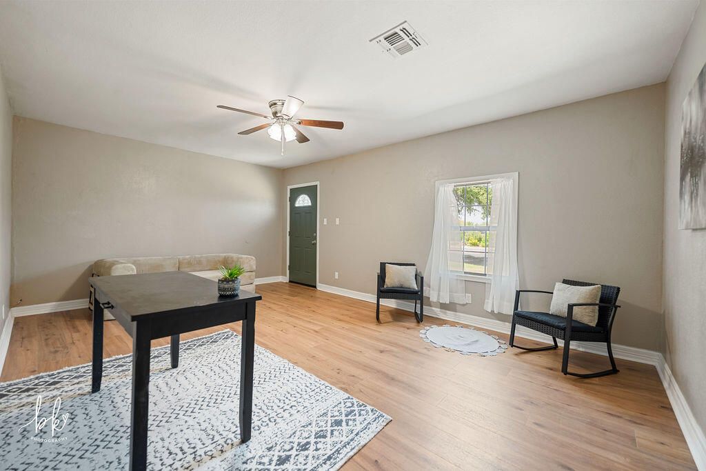 Image 12 of property listing at 3609 Old Post Court, San Angelo, TX 76904
