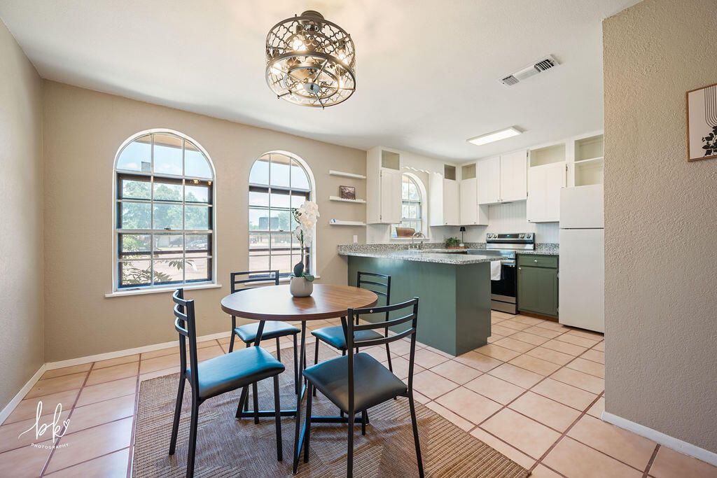 Image 6 of property listing at 3609 Old Post Court, San Angelo, TX 76904