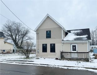 2103 Henry Avenue SW, Canton, OH 44706