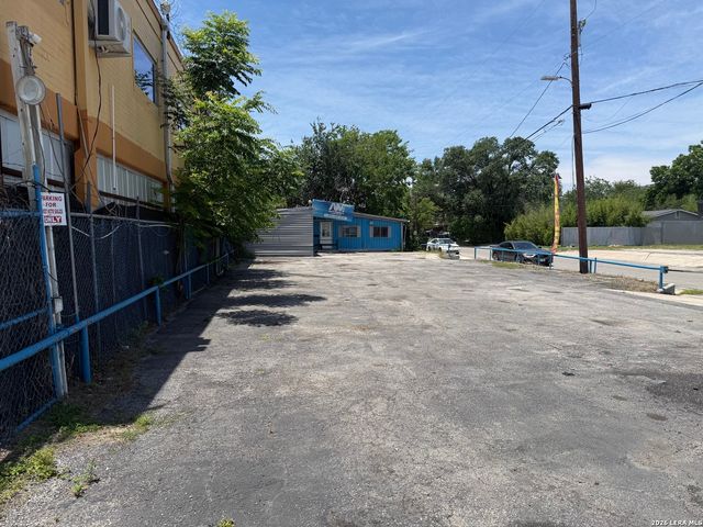 5515 San Pedro, San Antonio, TX 78212