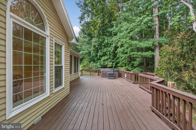 6408 JUMET CT, Fairfax Station, VA 22039