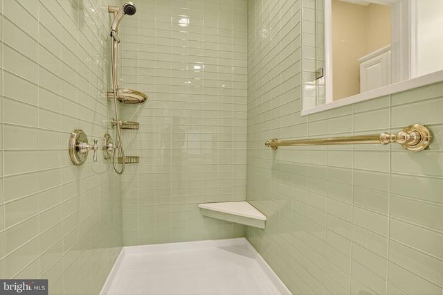6408 JUMET CT, Fairfax Station, VA 22039