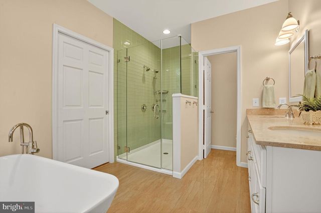 6408 JUMET CT, Fairfax Station, VA 22039