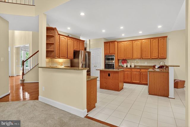 6408 JUMET CT, Fairfax Station, VA 22039