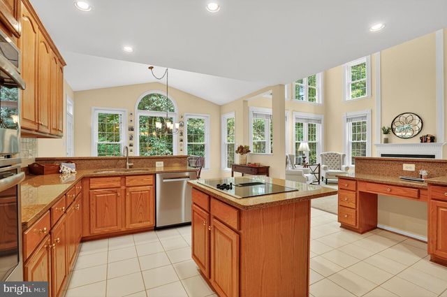 6408 JUMET CT, Fairfax Station, VA 22039