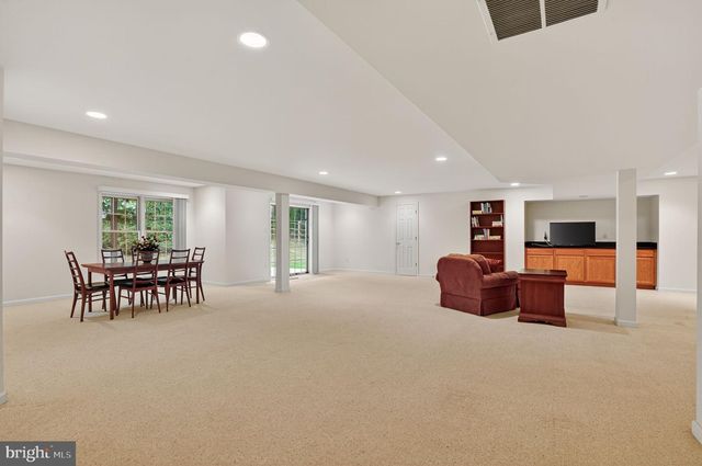 6408 JUMET CT, Fairfax Station, VA 22039