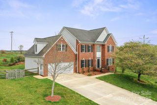 1919 46th Avenue Drive NE 46, Hickory, NC 28601