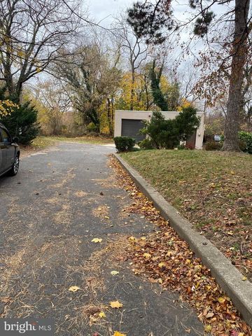 172 BRIDGE ST, Drexel Hill, PA 19026