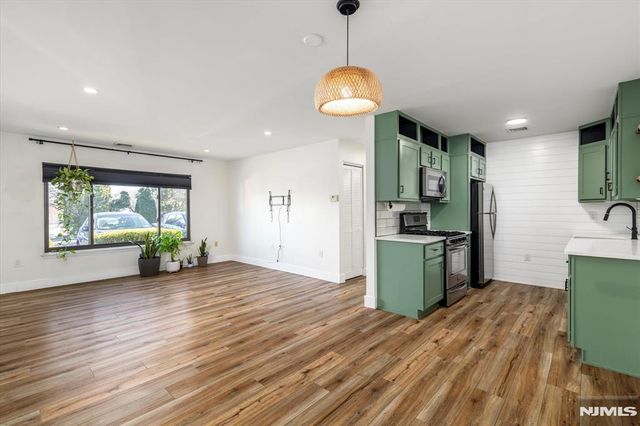 623 Schuyler Avenue 104, Lyndhurst, NJ 07071