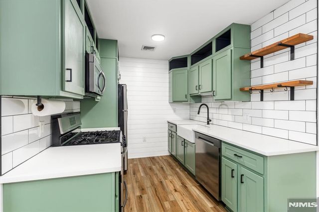 623 Schuyler Avenue 104, Lyndhurst, NJ 07071