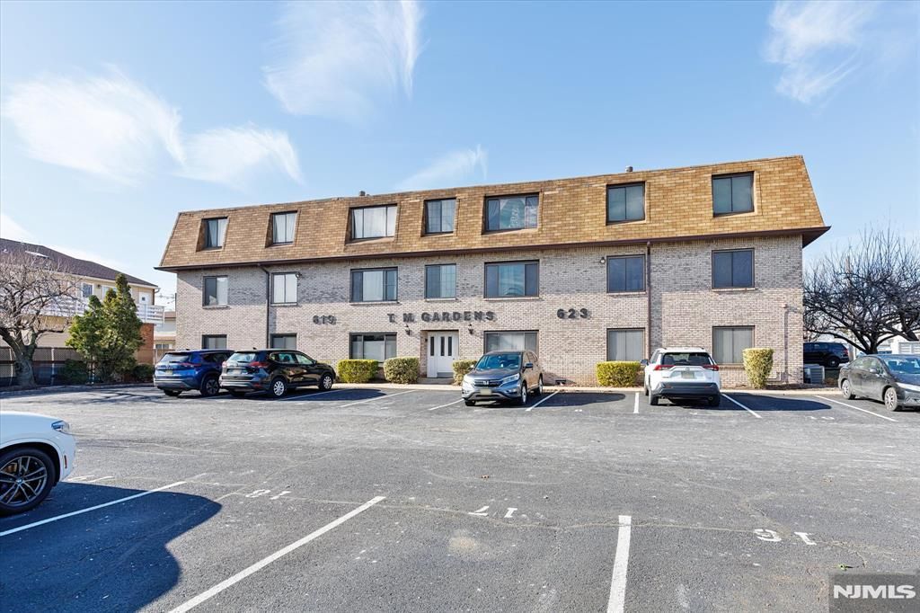 623 Schuyler Avenue 104, Lyndhurst, NJ 07071