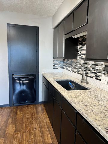 816 Vernon Court, Sanger, TX 76266