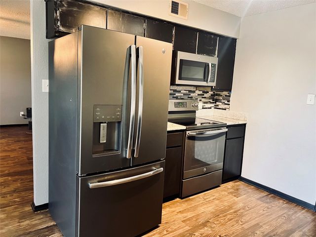 816 Vernon Court, Sanger, TX 76266