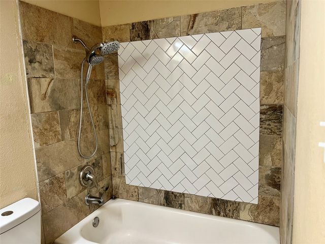 816 Vernon Court, Sanger, TX 76266