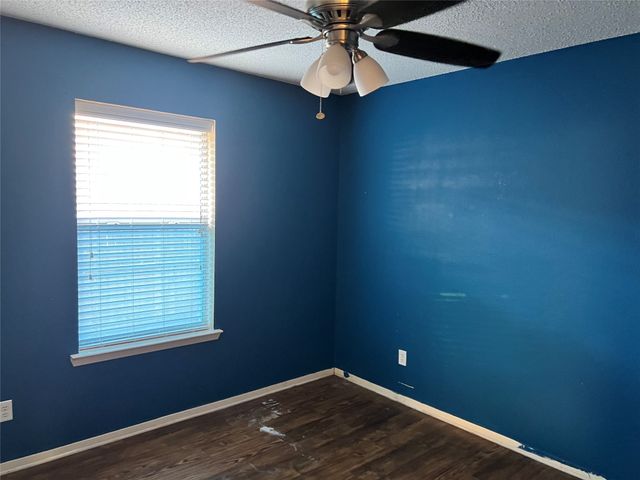 816 Vernon Court, Sanger, TX 76266