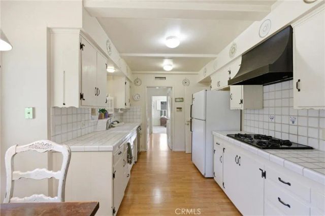 5430 Corbin Avenue, Tarzana, CA 91356