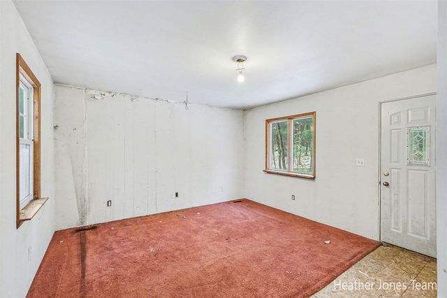 10136 Connelley Avenue, Greenville, MI 48838