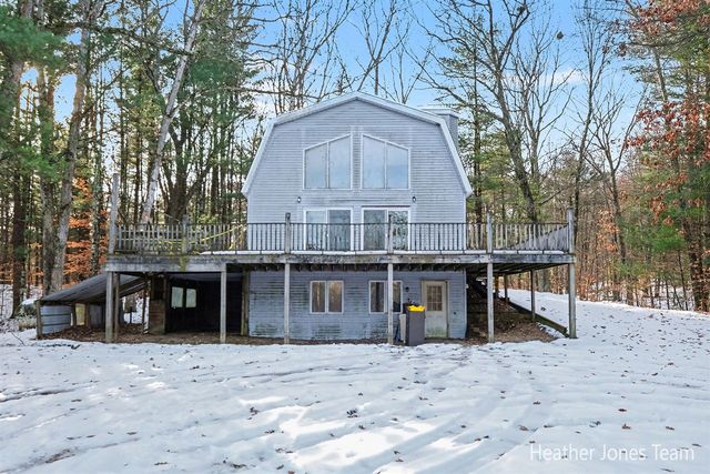 10136 Connelley Avenue, Greenville, MI 48838