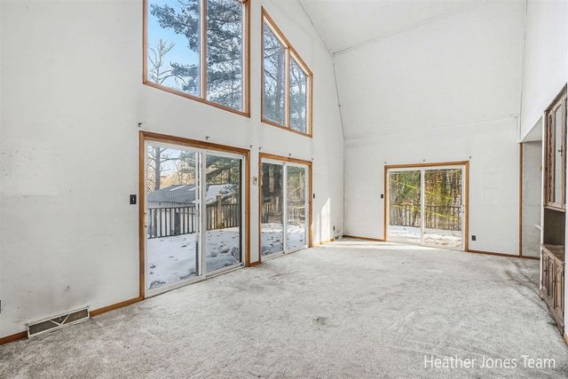 10136 Connelley Avenue, Greenville, MI 48838