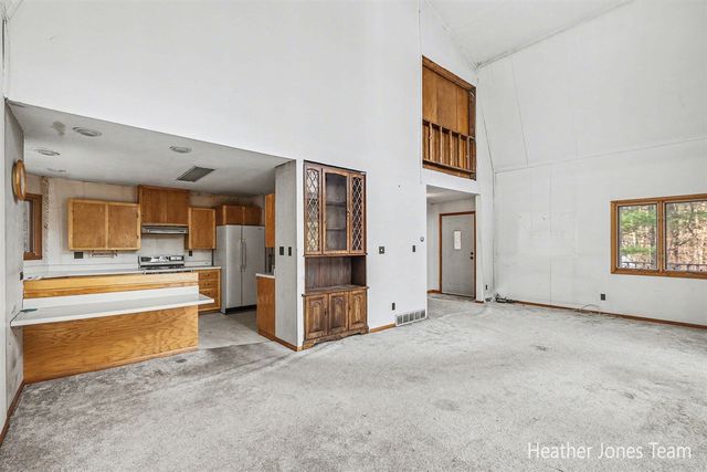 10136 Connelley Avenue, Greenville, MI 48838