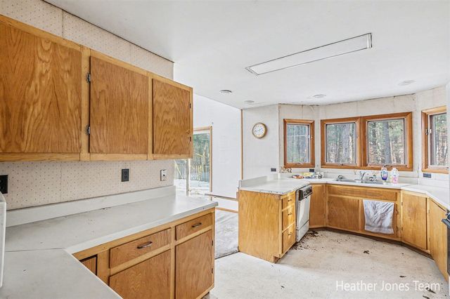 10136 Connelley Avenue, Greenville, MI 48838