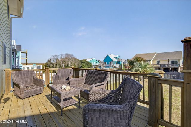 216 Oyster Lane, N Topsail Beach, NC 28460