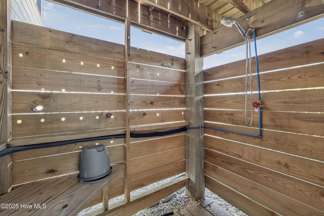 216 Oyster Lane, N Topsail Beach, NC 28460