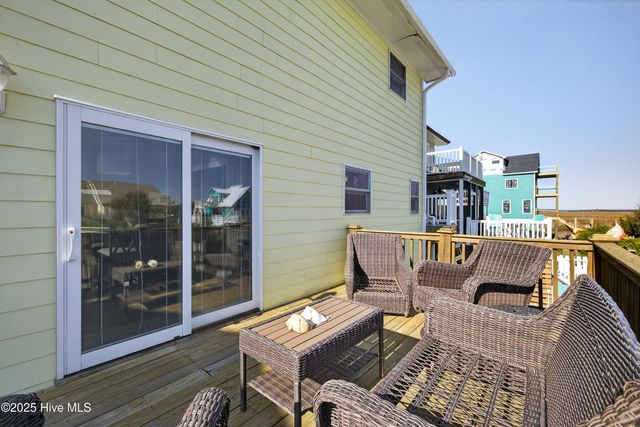 216 Oyster Lane, N Topsail Beach, NC 28460