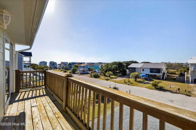 216 Oyster Lane, N Topsail Beach, NC 28460