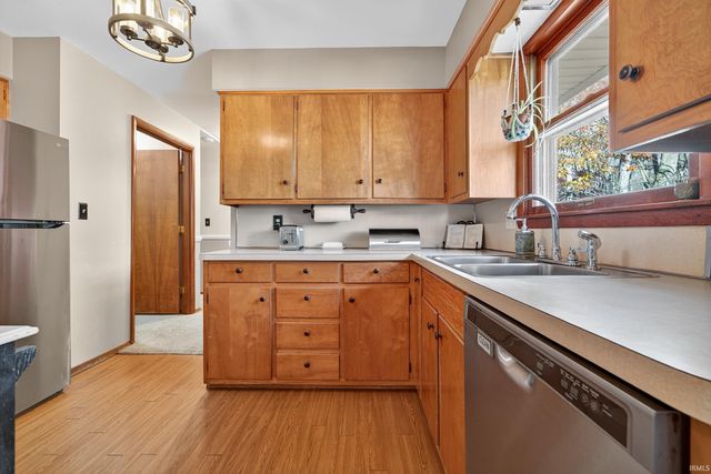 1004 Timbercrest Drive, Logansport, IN 46947