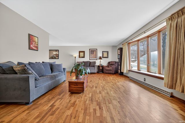 1004 Timbercrest Drive, Logansport, IN 46947