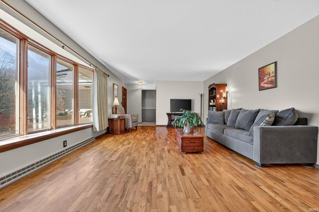 1004 Timbercrest Drive, Logansport, IN 46947