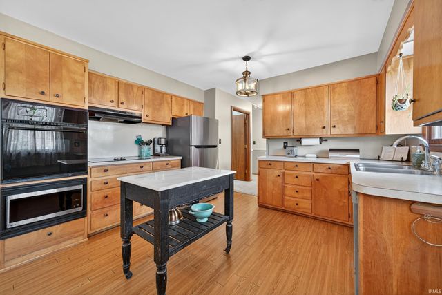 1004 Timbercrest Drive, Logansport, IN 46947