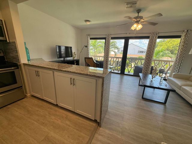 3208 SE 11TH Street 202, Pompano Beach, FL 33062
