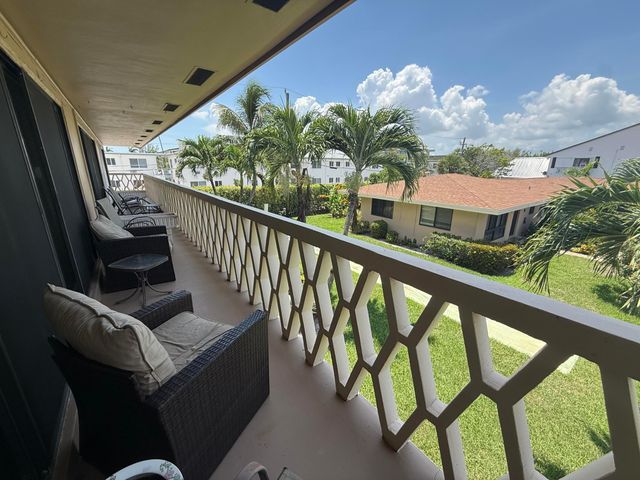 3208 SE 11TH Street 202, Pompano Beach, FL 33062