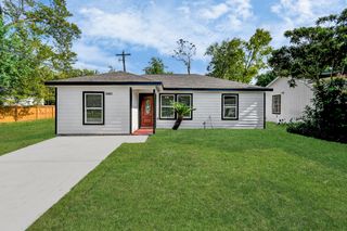 5041 Southwind Street, Houston, TX 77033