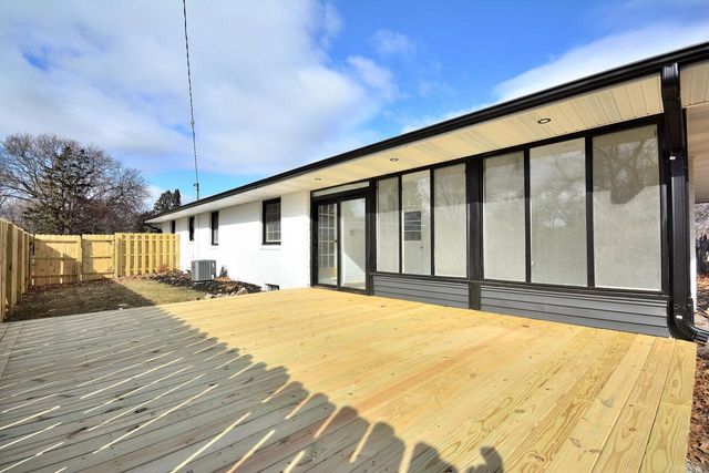 2106 Murphy Woods ROAD, Beloit, WI 53511