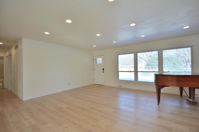 2106 Murphy Woods ROAD, Beloit, WI 53511