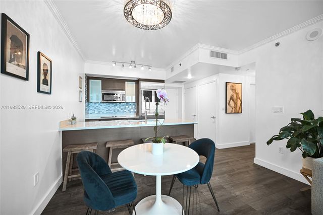 55 SE 6th St 3404, Miami, FL 33131